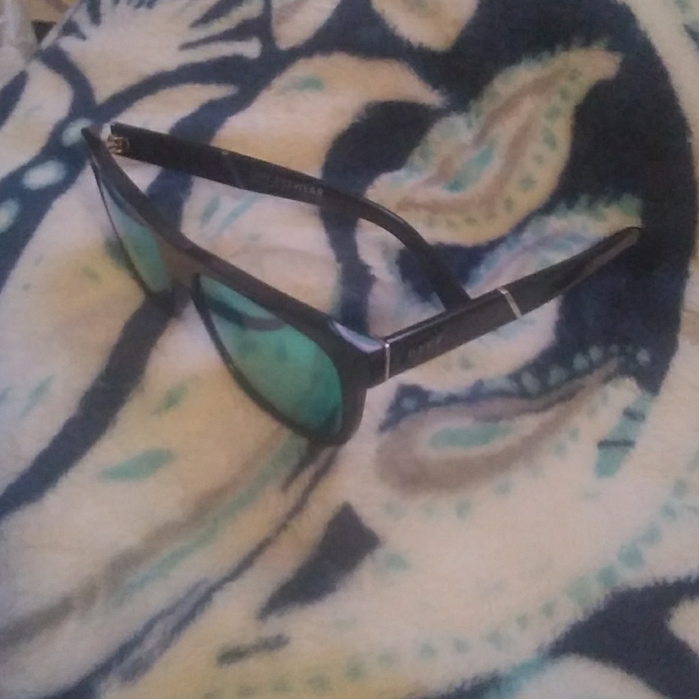 DIFF SUNGLASSES